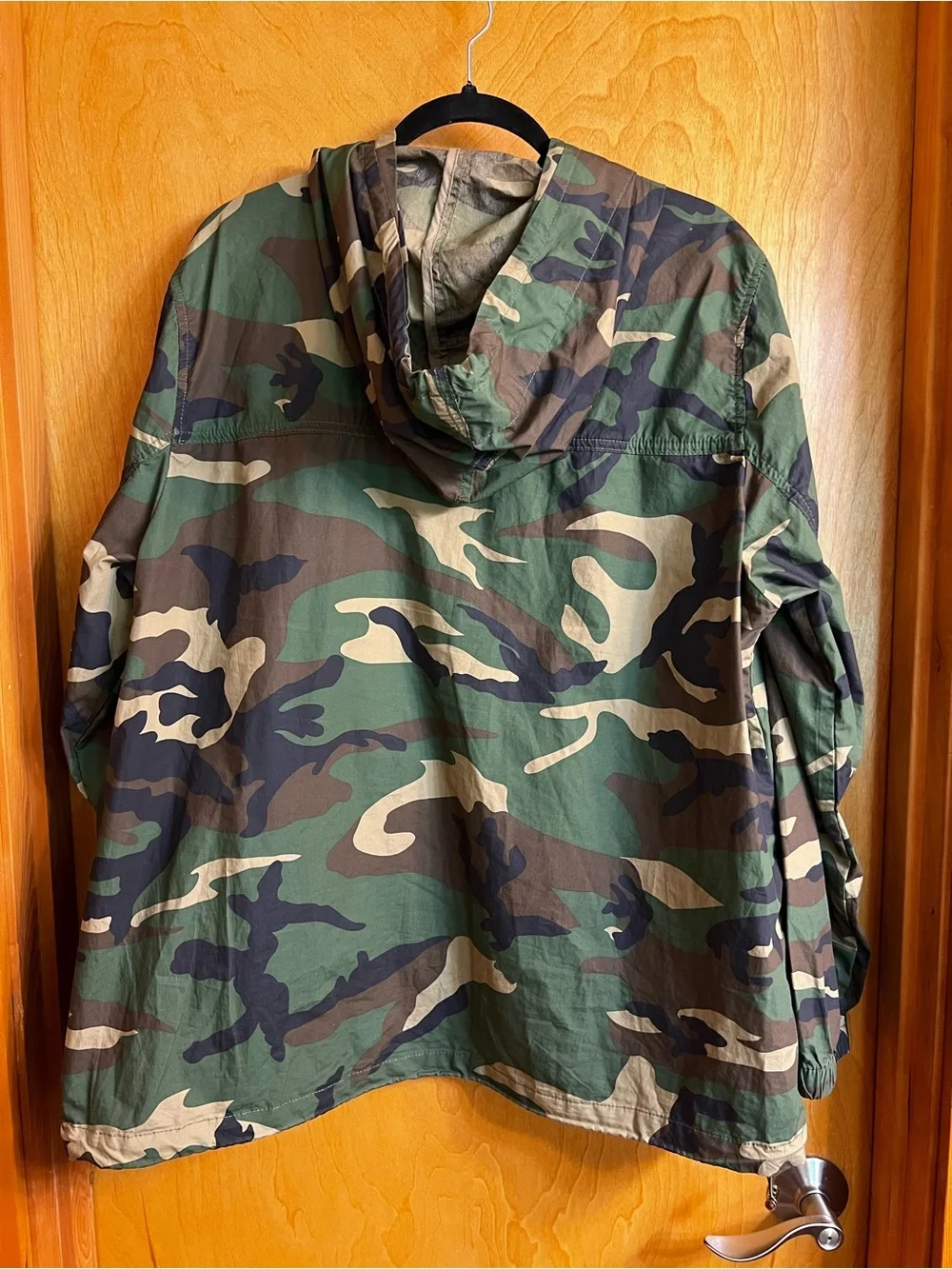 Forever 21 Women’s/Unisex Camo Hooded Windbreaker Jacket - Green/Beige/Black